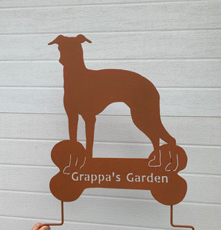 Estatua de galgo italiano o arte mural con perros