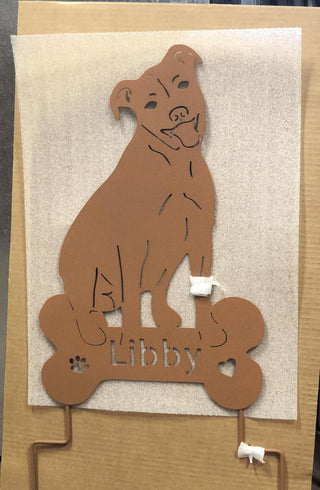Estatua de jardín de pitbull o arte mural con forma de perro