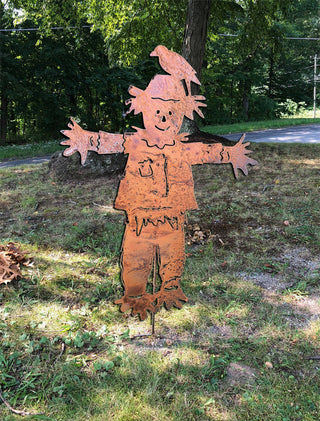 garden scarecrow