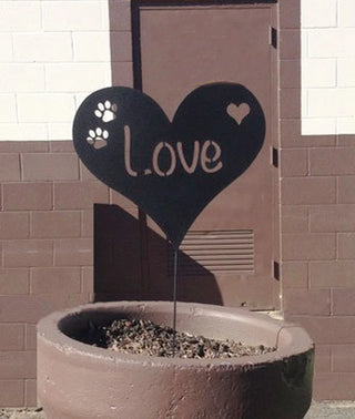 Estaca de jardín o arte mural en forma de corazón