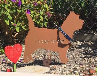 Piquet de jardin ou décoration murale pour Cairn Terrier